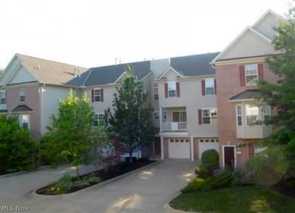 Sturbridge Xing Condo 03 - Residential