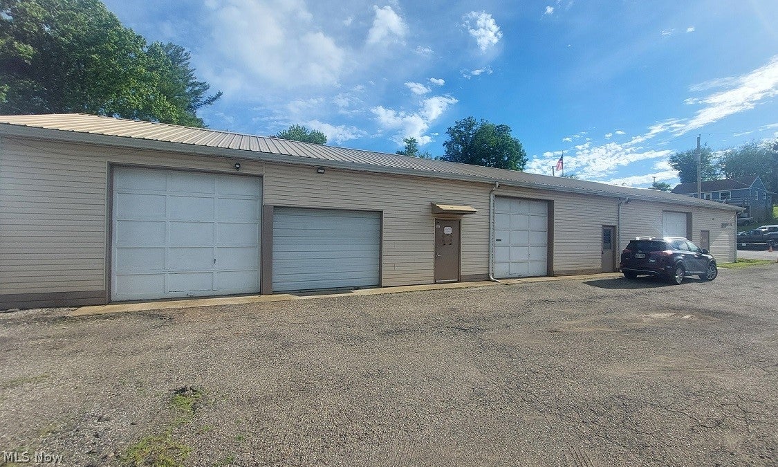 98 Maplewood Avenue