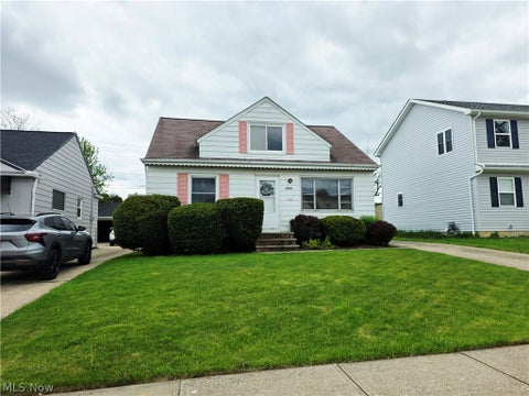 Homes For Sale - 15804 Northwood Avenue<br/> Cuyahoga County, Maple Heights, OH 44137