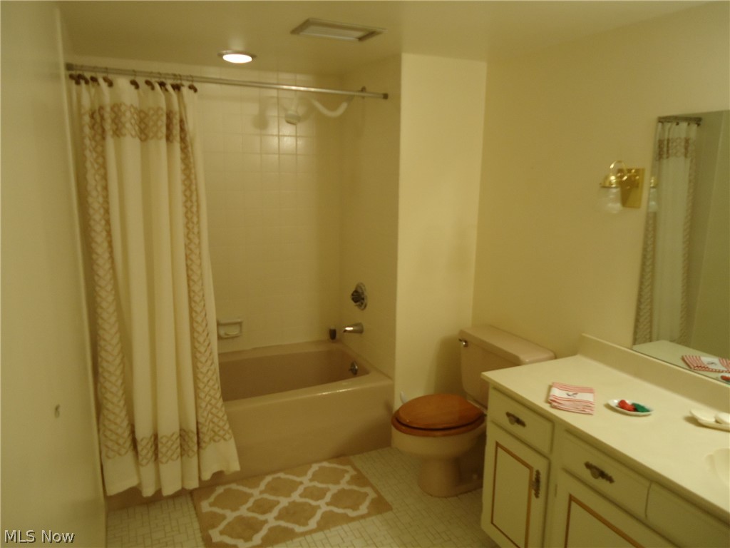 Camelot Condo - Residential