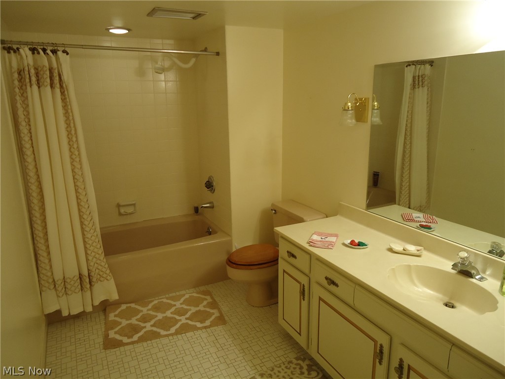 Camelot Condo - Residential