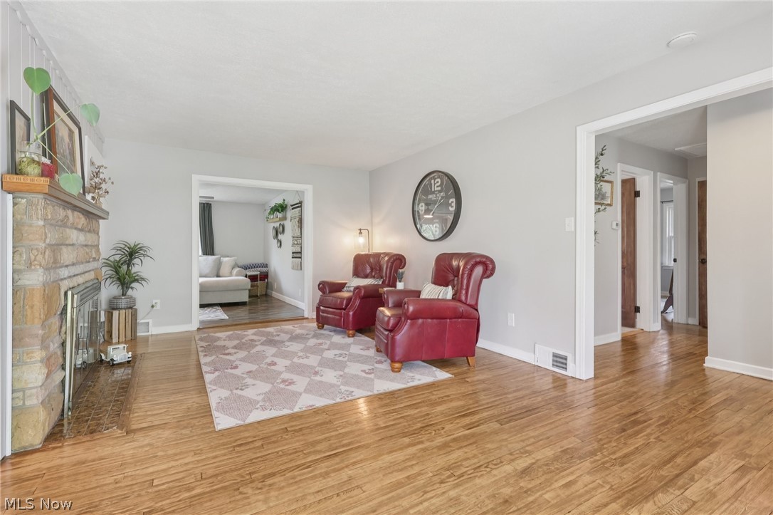 162 N Hawkins Avenue