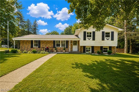 Homes For Sale - 5428 Glenhill Avenue<br/> Canton, OH 44705