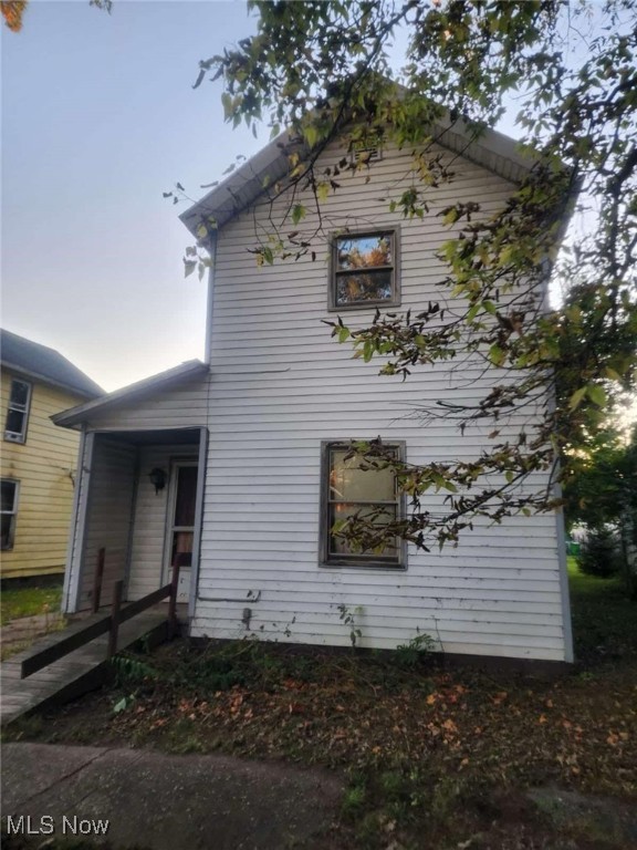 507 N 9th Street, Coshocton, Ohio image 2