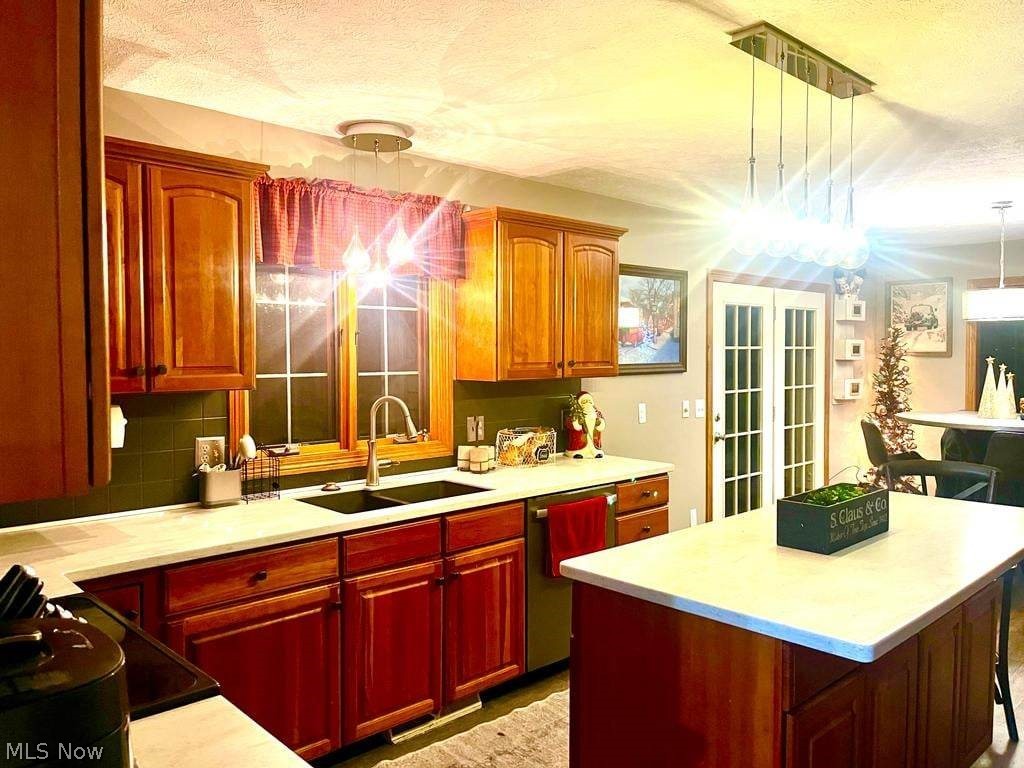 Laurelwoods - Residential