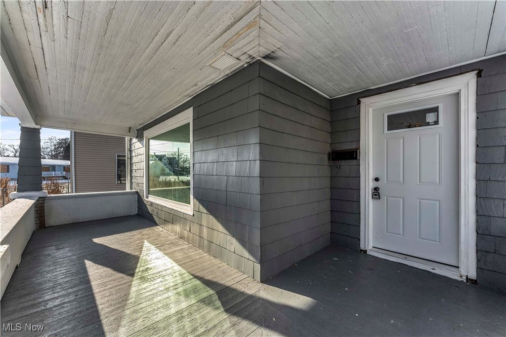 Photo of 337 Lucas Street, Barberton, OH 44203 (MLS # 5177881)