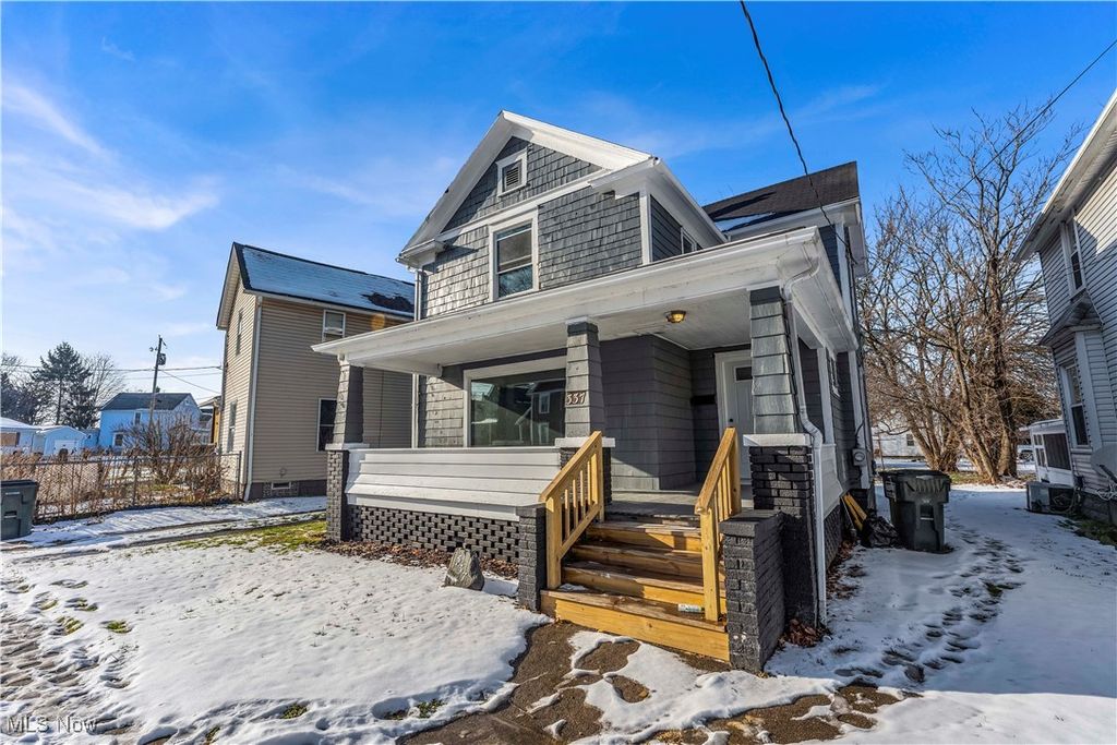 Photo of 337 Lucas Street, Barberton, OH 44203 (MLS # 5177881)