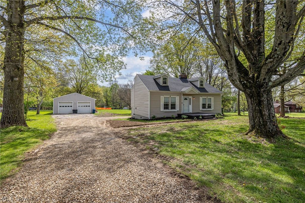 Photo of 1405 S Medina Line Road, Wadsworth, OH 44281 (MLS # 5207521)