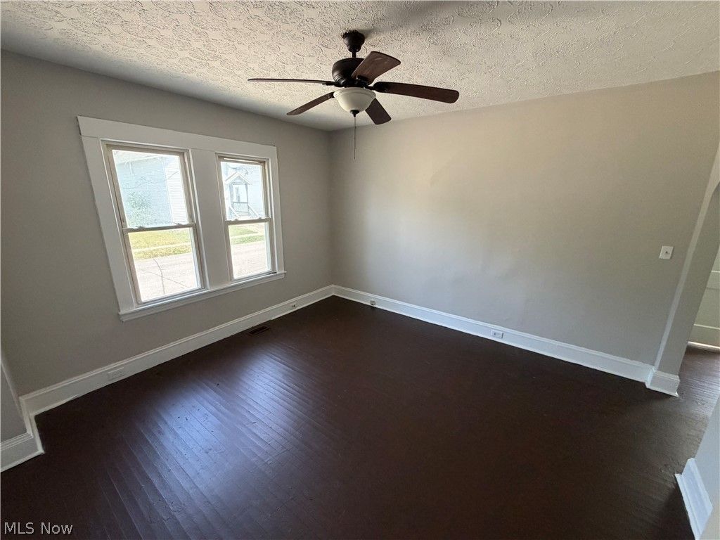 Photo of 1096 E 72nd Street, Cleveland, OH 44103 (MLS # 5218902)