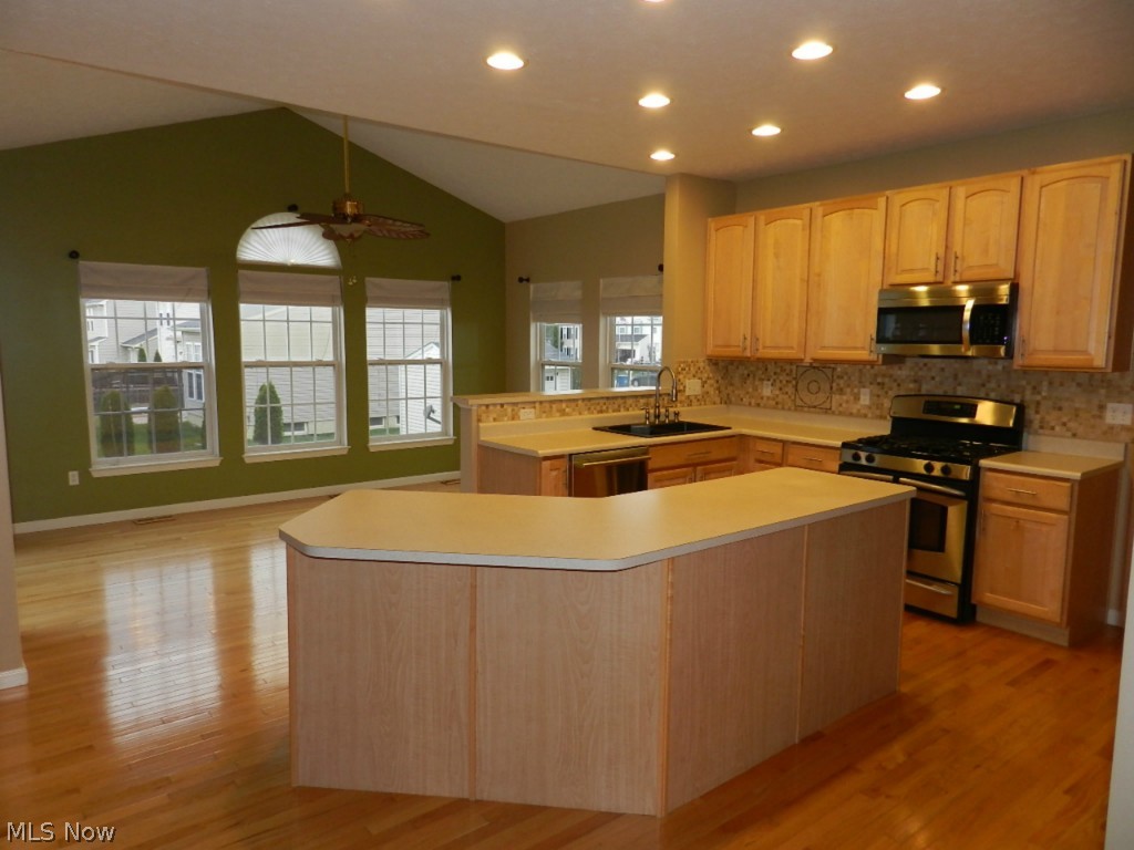 Meadow Lakes 06 - Residential