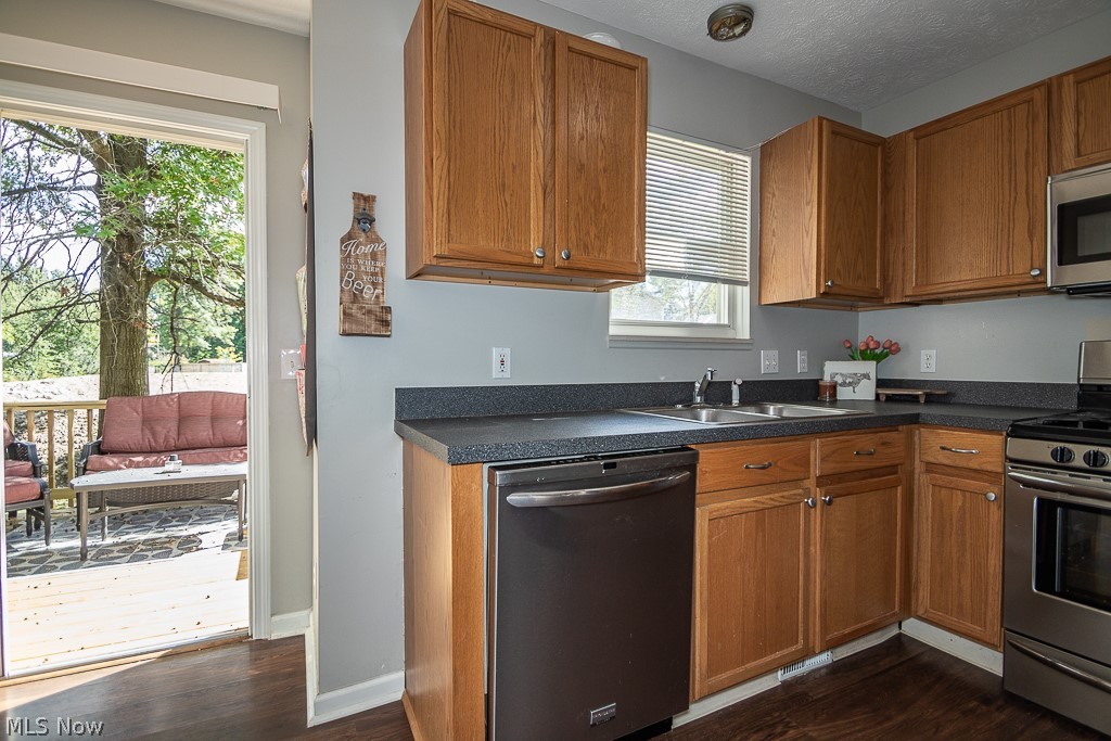 Dartmouth/Clg Hills Condo Ph 01 - Residential