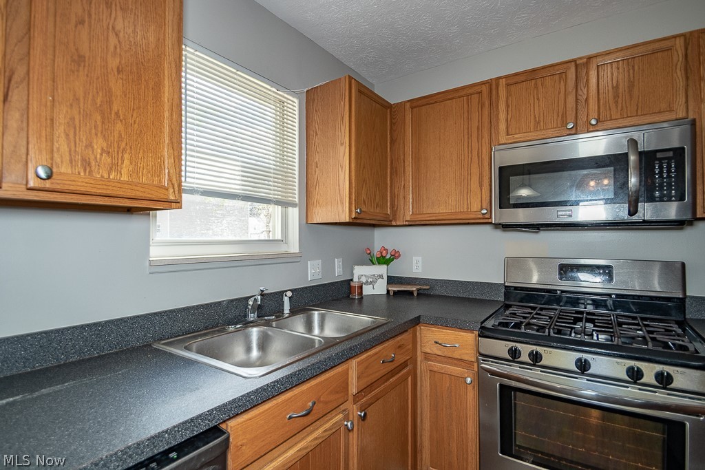 Dartmouth/Clg Hills Condo Ph 01 - Residential