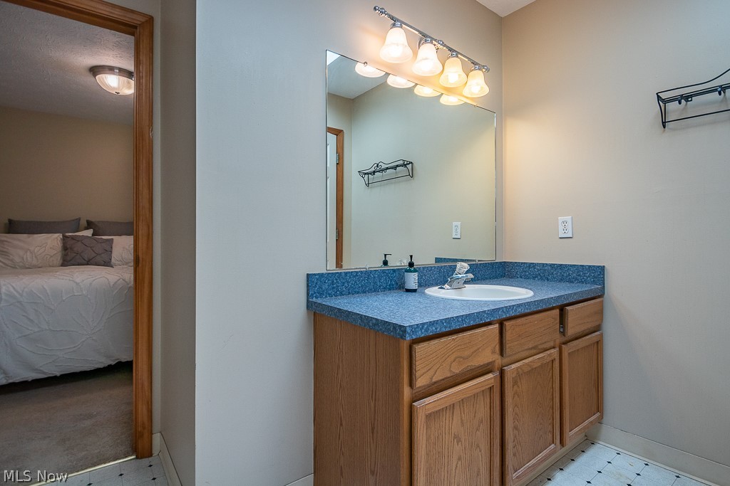 Dartmouth/Clg Hills Condo Ph 01 - Residential