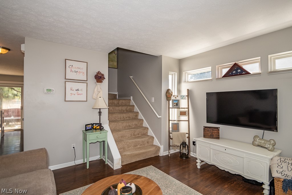 Dartmouth/Clg Hills Condo Ph 01 - Residential