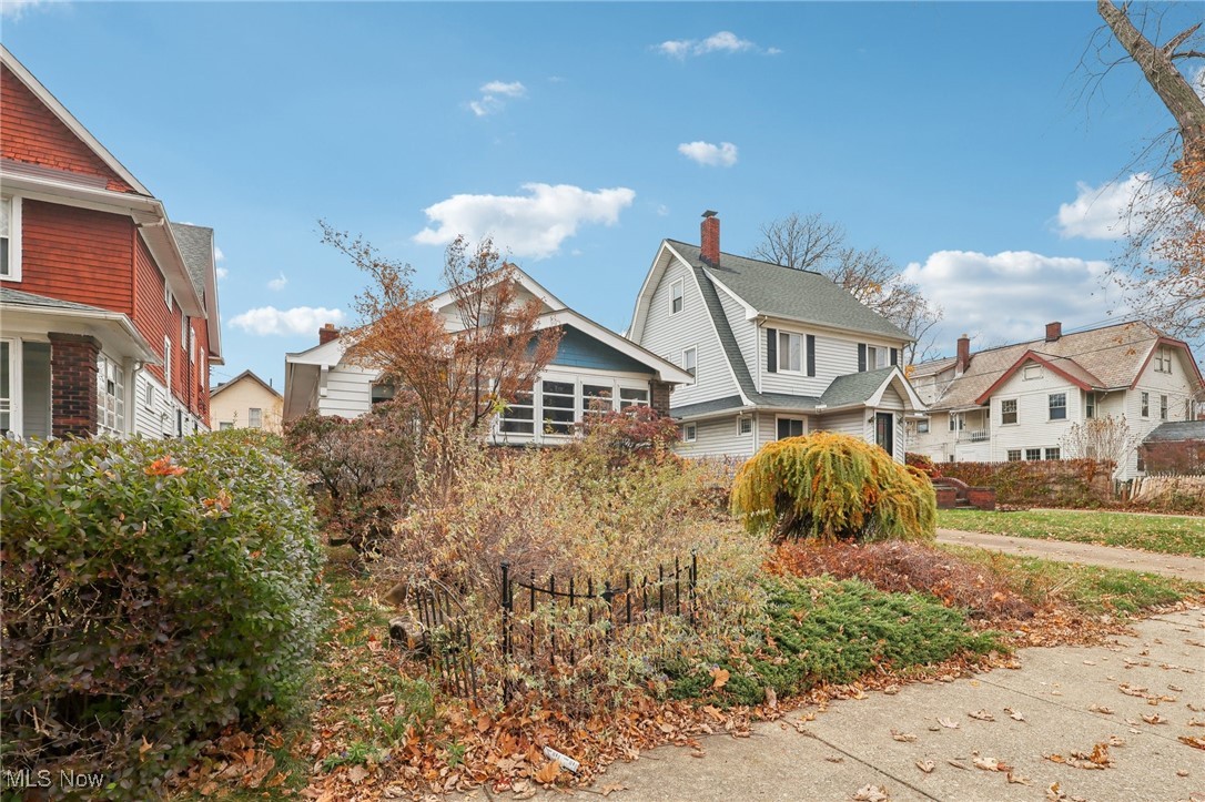 15007 lakeshore Boulevard