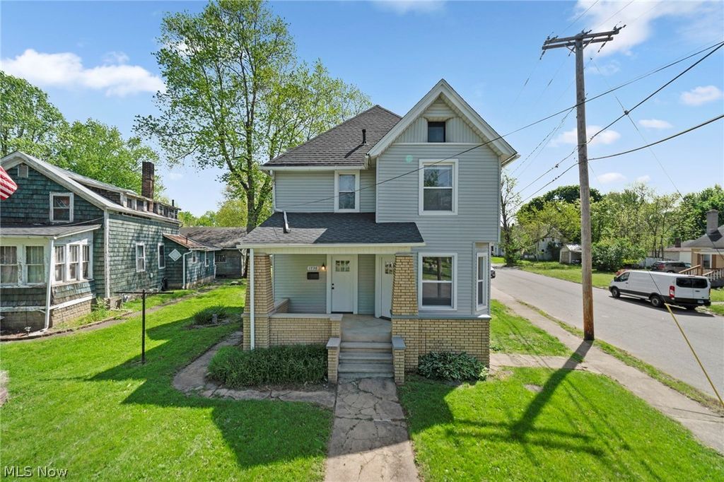 Photo of 1738 Erie Street S, Massillon, OH 44646 (MLS # 5207431)