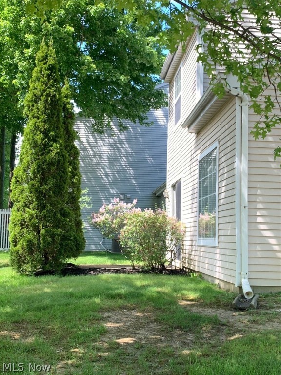 Courtyards Woodbury Condo - Residential