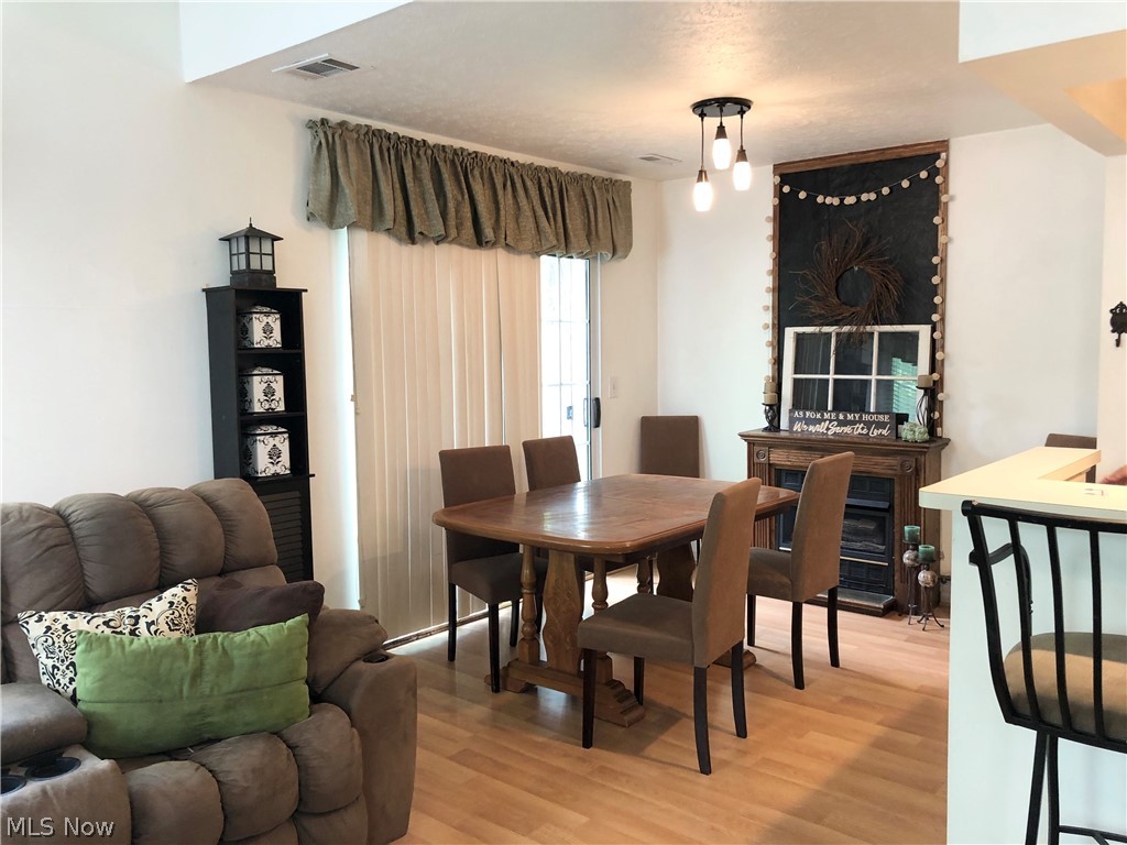 Courtyards Woodbury Condo - Residential