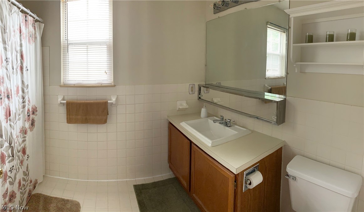 Courtyards Woodbury Condo - Residential