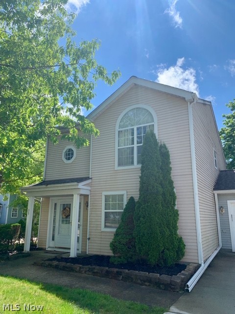 Courtyards Woodbury Condo - Residential