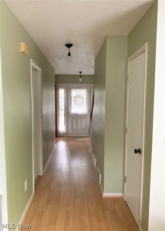 Courtyards Woodbury Condo - Residential