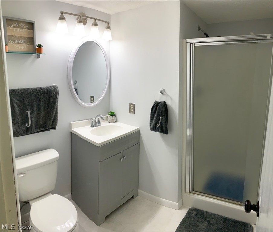 Courtyards Woodbury Condo - Residential