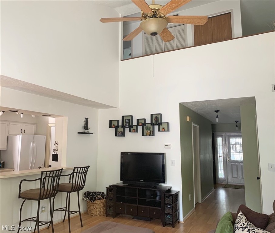 Courtyards Woodbury Condo - Residential