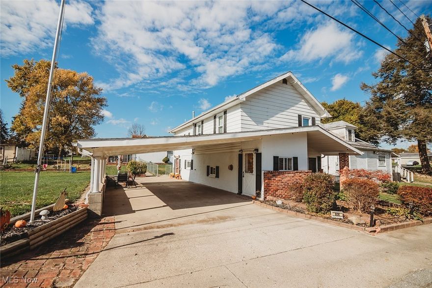 Affordable & Move-In Ready!
Discover this well-kept 3-bedroom, 1½-bath home just minutes from downtown Parkersburg. The main level provides a convenient laundry area already plumbed for a second full bath, an upper level that’s perfect for an office or recreation area for working in the comfort of home or relaxing.

The home sits on a big lot and features an additional outbuilding that can be used as a workshop, hobby space, or extra storage. Neat, clean, and move-in ready; schedule your showing today!