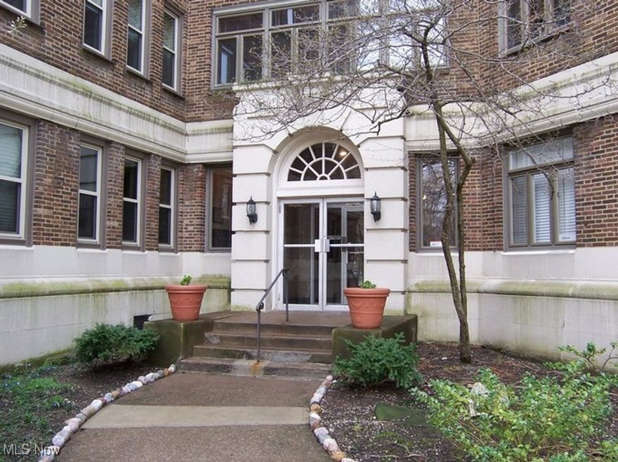 AVAILABLE DECEMBER 2025

Prominent location on Cedar Hill at the Buckingham Condo Building in the sought after neighborhood of Cedar-Fairmount. 2 bed/1 bath condo is move-in ready and available now for a 6-18 month occupancy, lightly furnished.

Property Highlights: In-unit laundry, garage parking, roof-top deck, secure entry, open floor plan with views and hassle-free living. On-site maintenance and package concierge. Pets are negotiable with a $200 deposit, tenant pays electric and internet, no smoking. Viewable by video or in person to intentional renters that are ready, willing and able. Quick and easy application and leasing process. December lease start preferred, January considered.


Credit, background and housing check required, 640+ credit score. No vouchers.