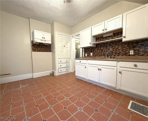 Tiny photo for 12413 Saywell Avenue, Cleveland, OH 44108 (MLS # 5240777)