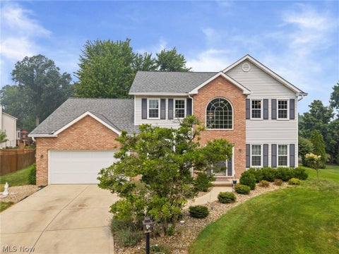 Homes For Sale - 17118 Woodlawn Court<br/> Strongsville, OH 44149