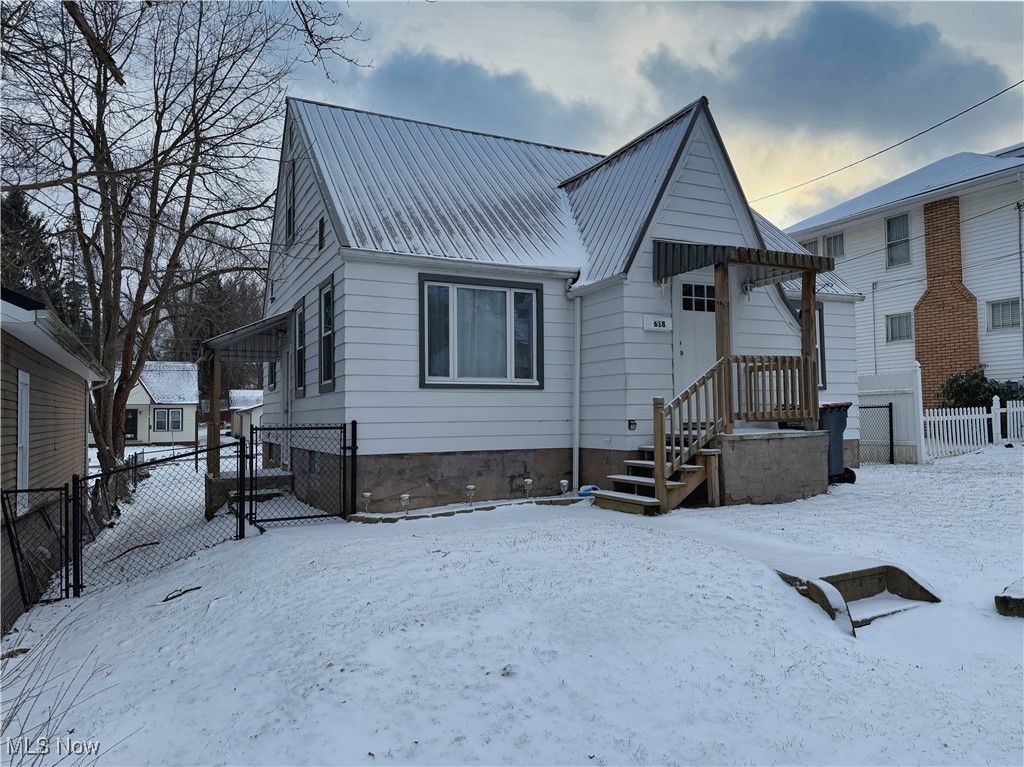 Photo of 618 Garner Avenue, East Liverpool, OH 43920 (MLS # 5182418)