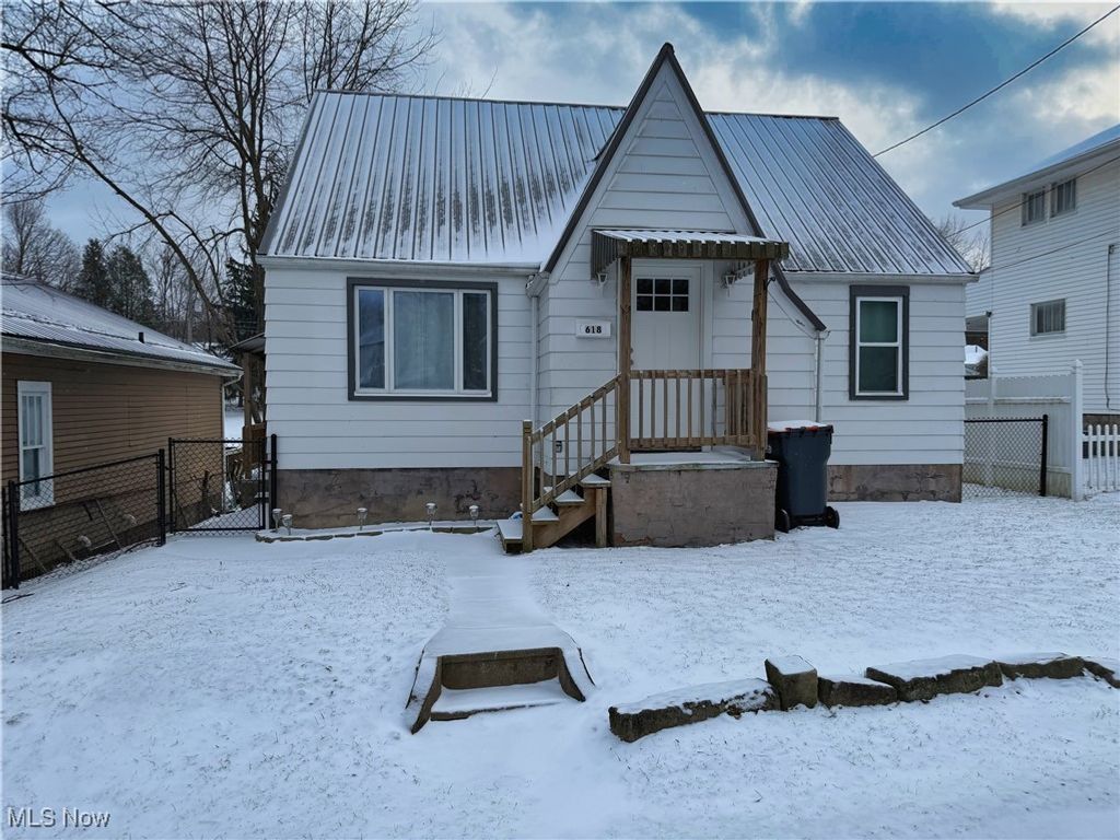 Photo of 618 Garner Avenue, East Liverpool, OH 43920 (MLS # 5182418)