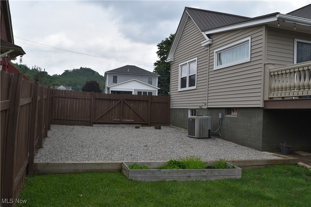 200 W 40th Street, Shadyside, Ohio image 22