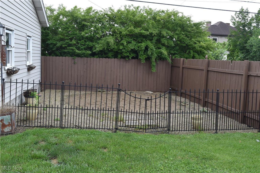 200 W 40th Street, Shadyside, Ohio image 24