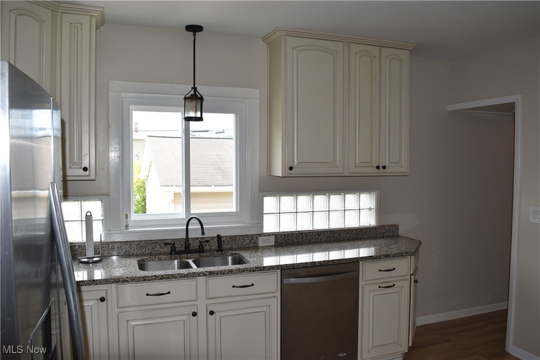 200 W 40th Street, Shadyside, Ohio image 4
