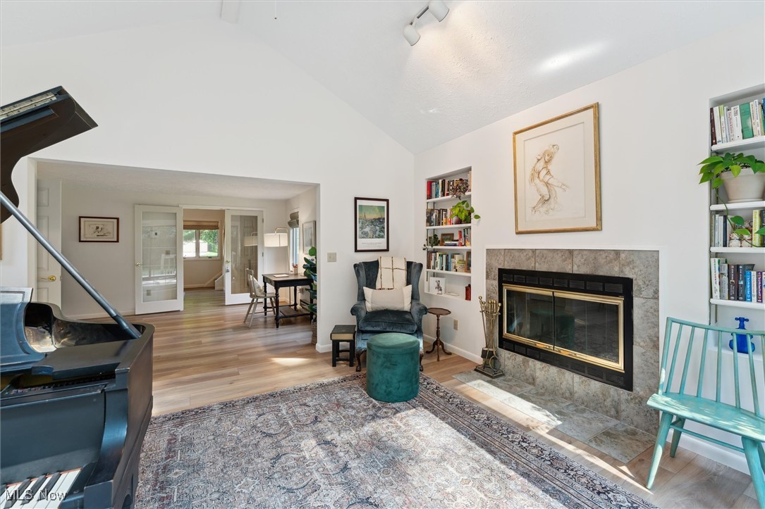 Hollywood Add - Residential