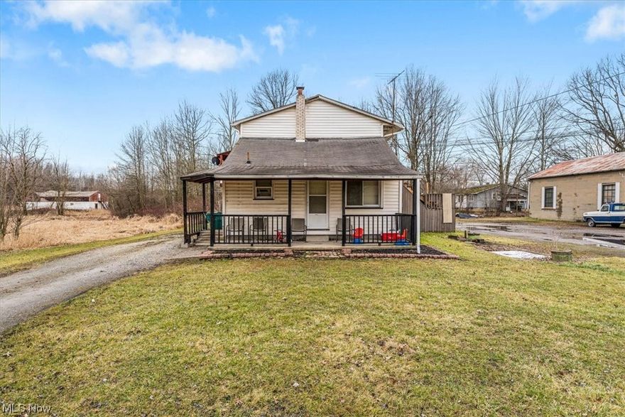 Duplex in desirable Howland Township. Up/Down units with 1st floor being newly renovated features 2 bed, 1 bath, kitchen, living room & basement access, front porch & side covered patio area, new furnace Feb '23. The 2nd floor unit features 2 bed, 1 bath, kitchen, living room, entry way, dining area & integral garage, currently 1 car with 2nd car spot utilized as shop with laundry unit- long term tenant with desire to remain.  Second detached single car garage on site. Close proximity (5-10minutes) to shopping, restaurants, entertainment, & Trumbull Regional medical centers. Amazing opportunity for adding or starting an investment portfolio!