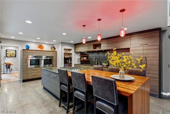 2571 CEDARWOOD RD, CLEVELAND, OH 44124 - Image 65bf8ca64a672f255aa08eb93c78efed/1745502261