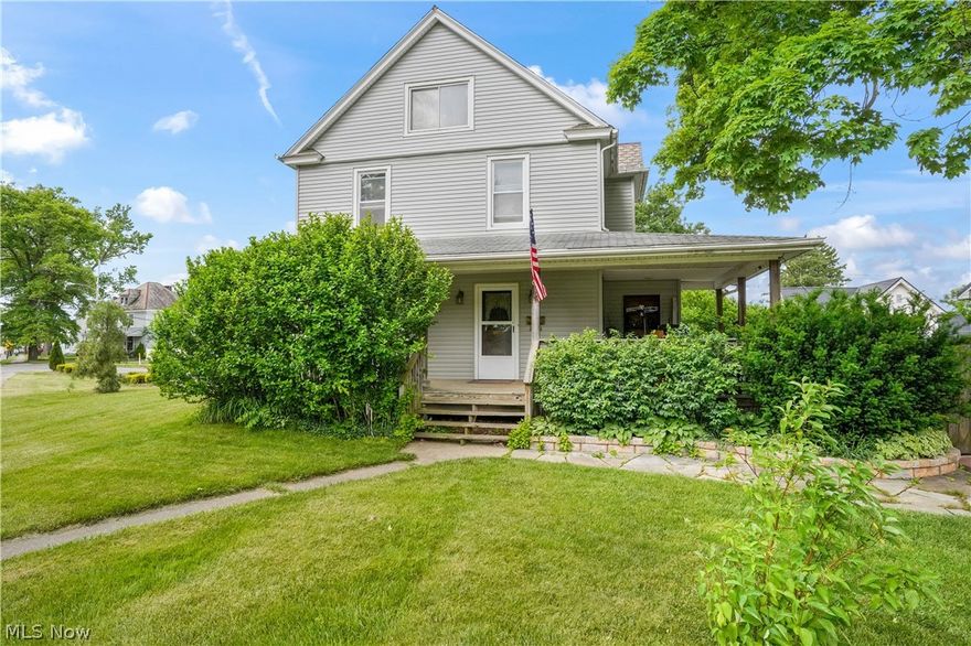 Welcome to 695 North Lincoln Ave Salem! This 3 bedroom 1 1/2  bathroom home has tons to offer! Just for starters the massive 26' x 38' garage with high ceilings allows for just about any project. Once you enter the home, you will find a large living room with a beautifully wood framed fireplace. The large kitchen and dining room allows for great entertaining or those great family gatherings. Enjoy the private fenced yard with stone patio for some down time and relaxation. All of this and in a great location in the heart of Salem. Call today to schedule your  private tour!