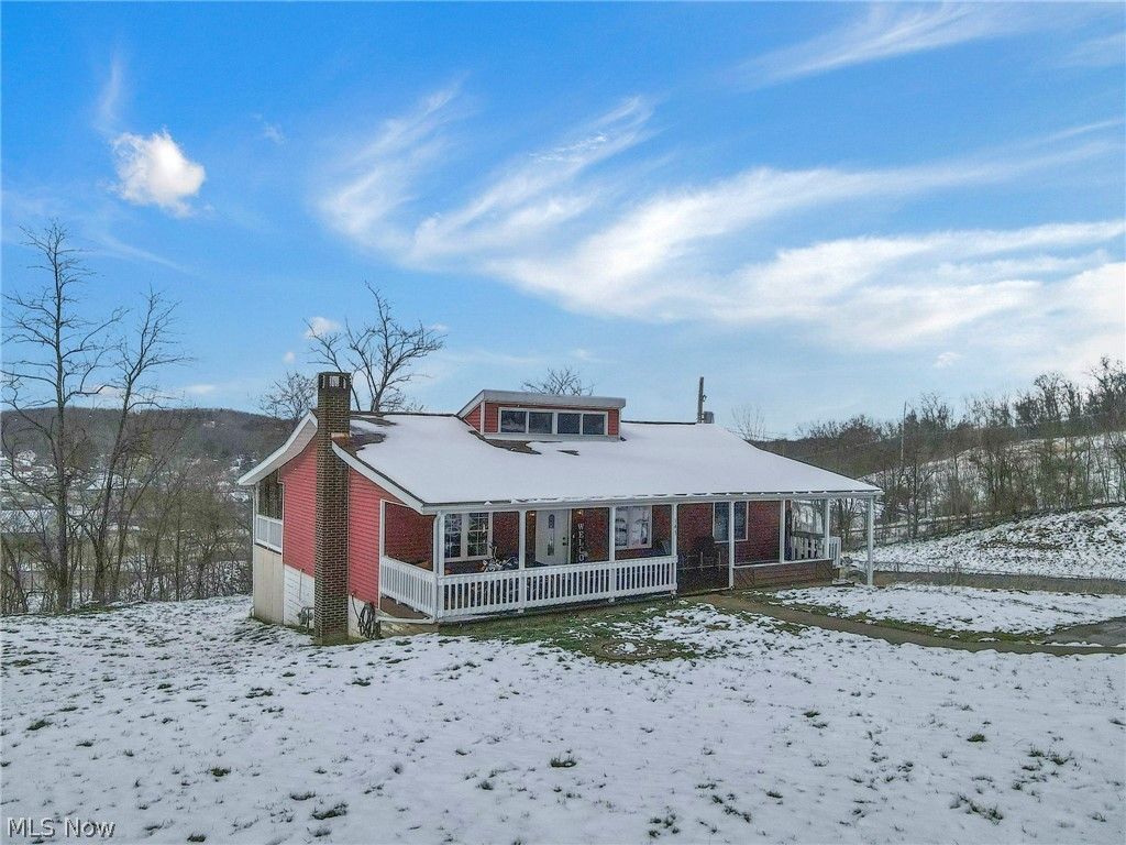 Photo of 145 Valley Gem Drive, Zanesville, OH 43701 (MLS # 5194685)