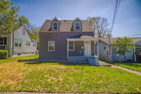 Photo of 2204 Fairview Avenue, Parkersburg, WV 26101 (MLS # 5202761)