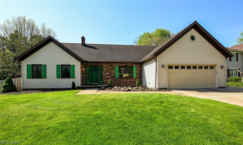 Photo of 11040 Brookview Drive, Brecksville, OH 44141 (MLS # 5203337)