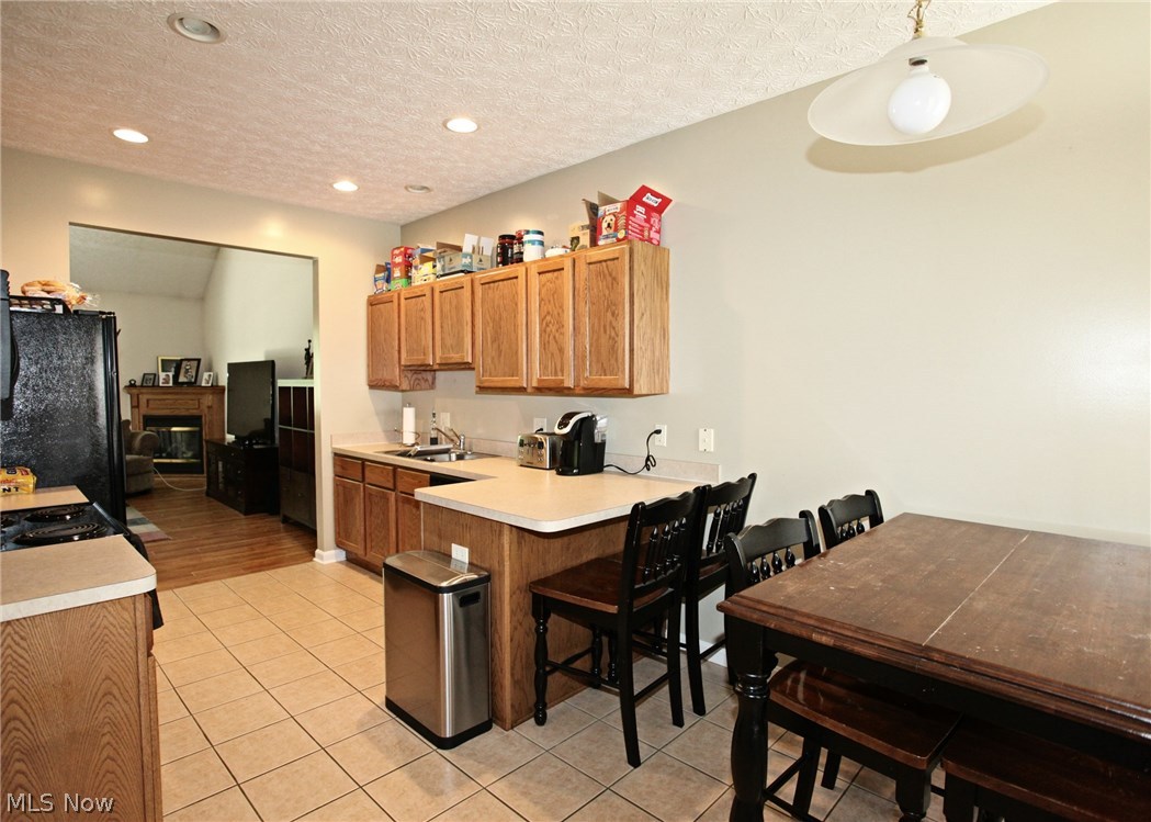 Charleston Place R-2 Developme - Residential Lease