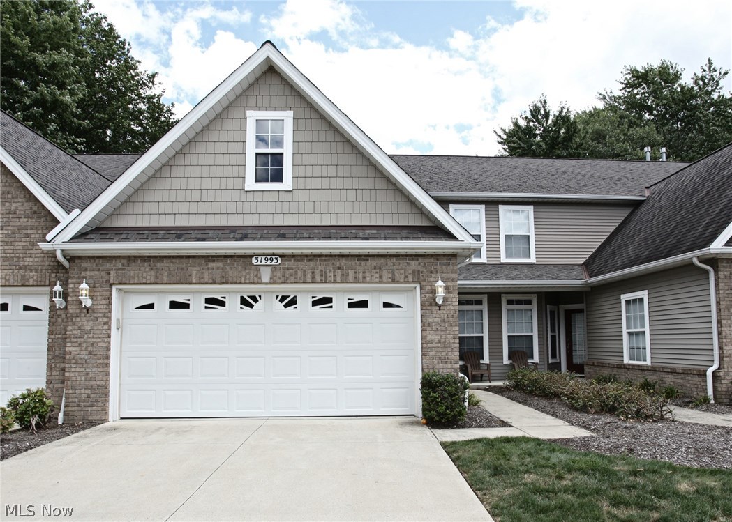 Charleston Place R-2 Developme - Residential Lease