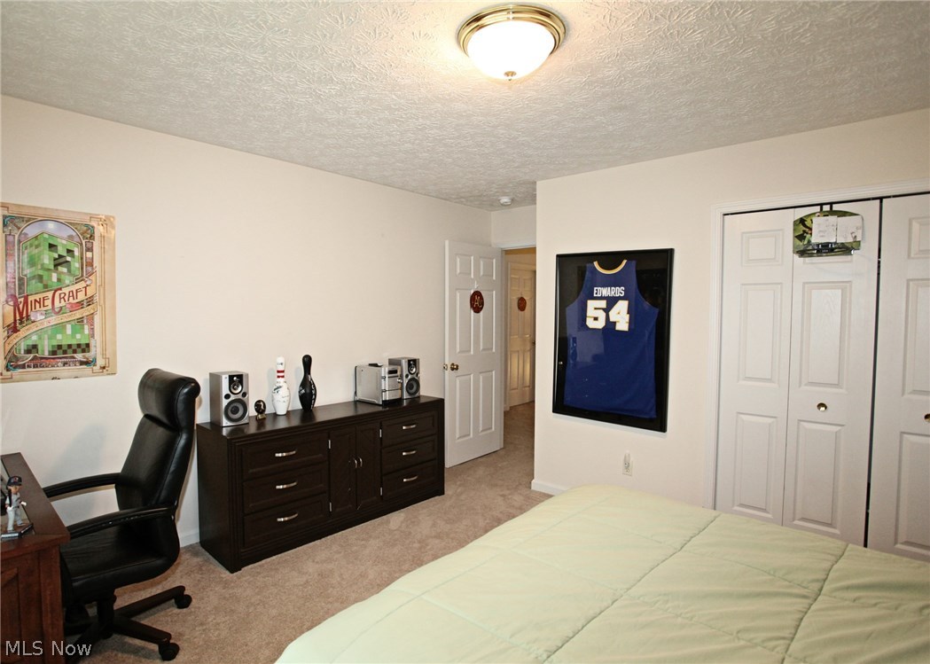 Charleston Place R-2 Developme - Residential Lease