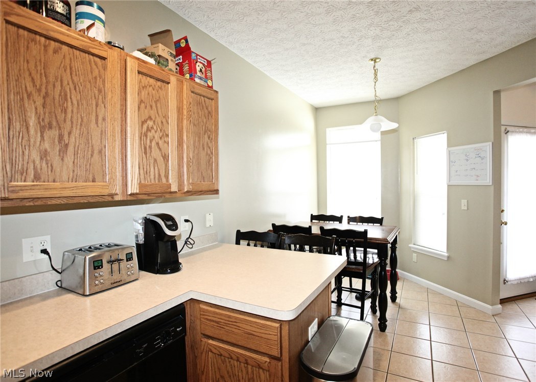 Charleston Place R-2 Developme - Residential Lease