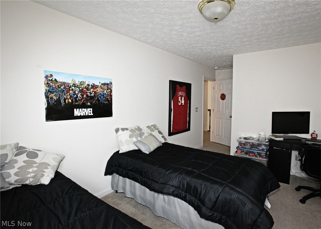 Charleston Place R-2 Developme - Residential Lease