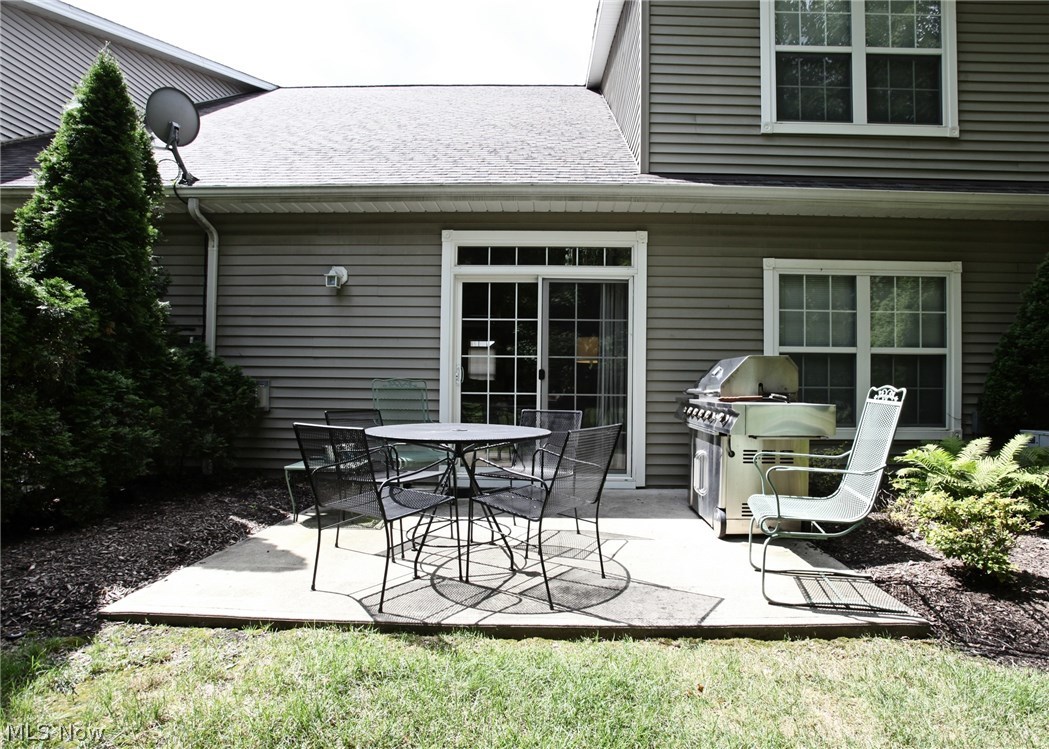 Charleston Place R-2 Developme - Residential Lease