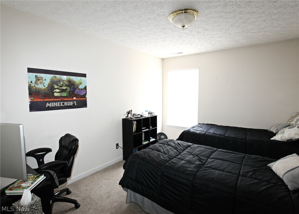 Charleston Place R-2 Developme - Residential Lease